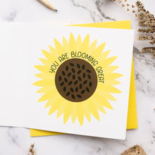 Load image into Gallery viewer, Large Flower Card - Circle cut - Sunflower - 'The Best Mum'